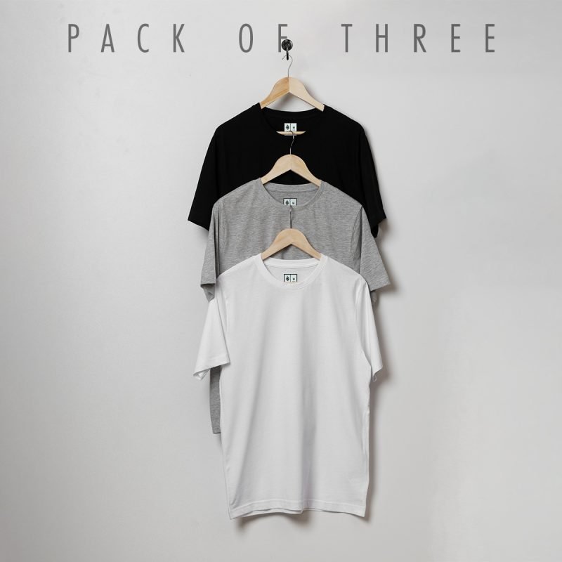 Plain blank t-shirt in poly-cotton blend — classic crew neck everyday tee
