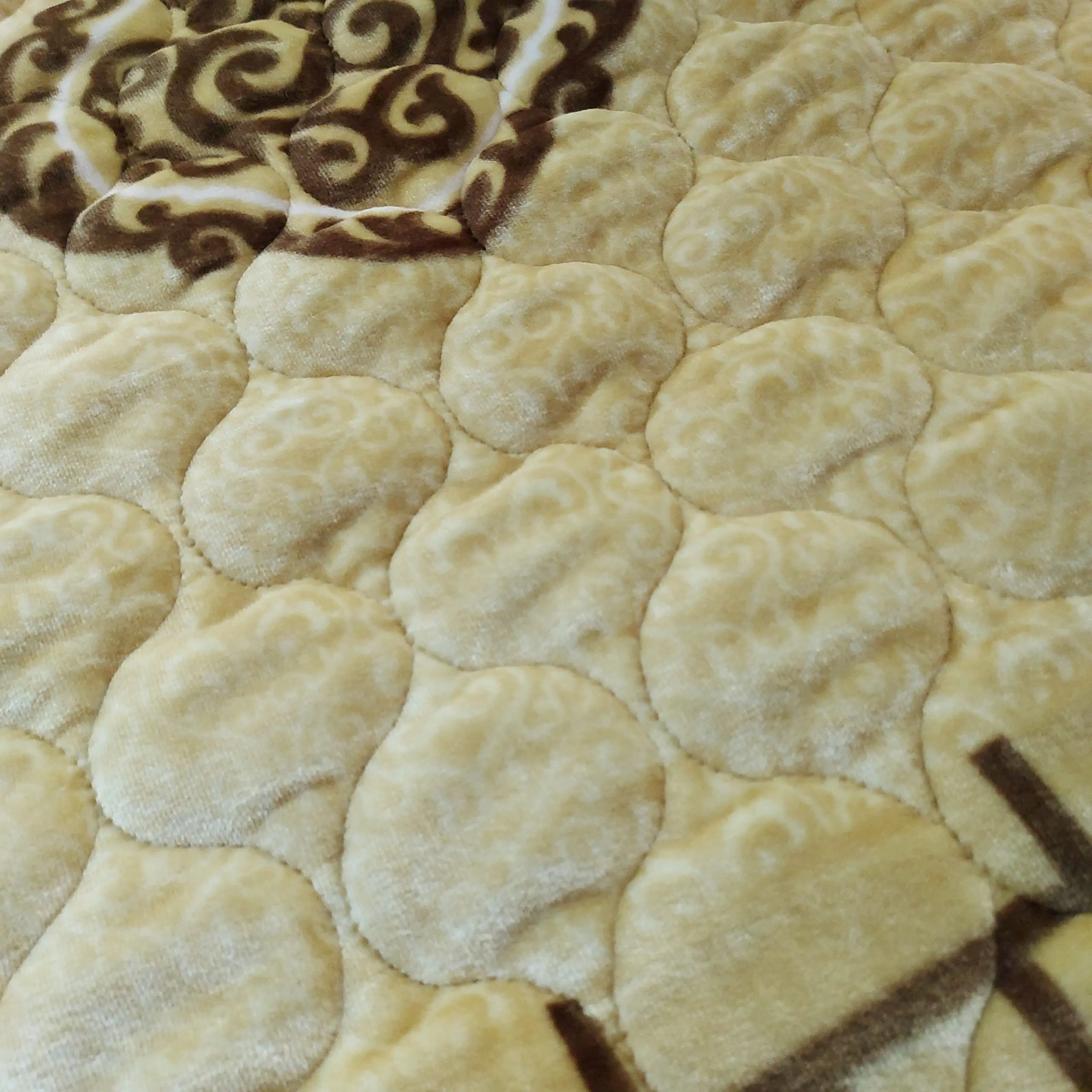 Handmade Prayer Rug/Mat - Minimal Sun Gold Ghilaf-e-Kaaba - Image 3