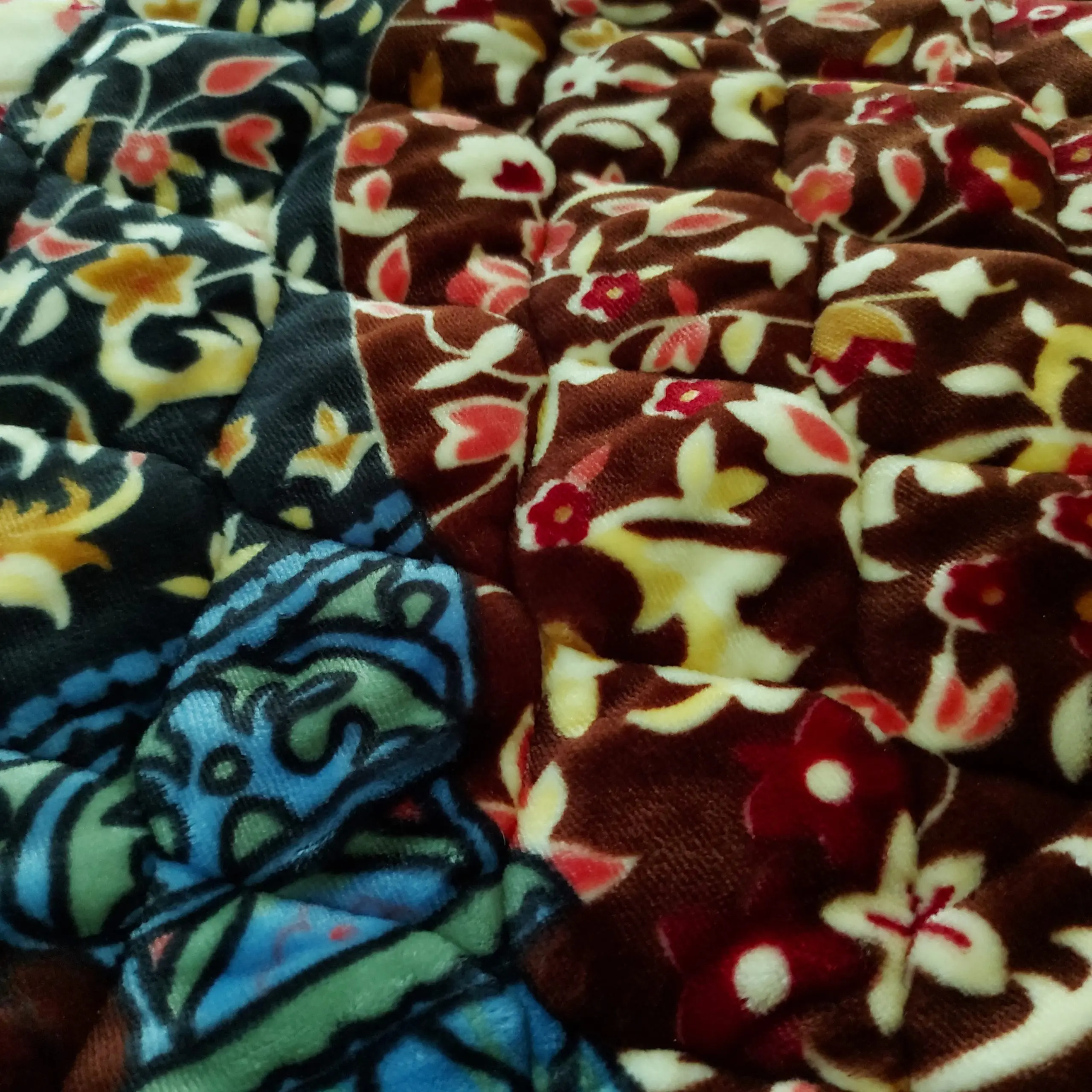 Handmade Prayer Rug/Mat - Floral Maroon - Image 3